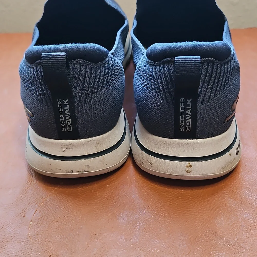 Skechers GOWALK 5 Navy ULTRA GO Size 12